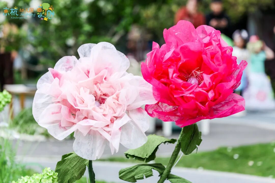 (亲子携手,共做”会呼吸的花”,花瓣开合下藏着温暖与自然的韵律。) 图片